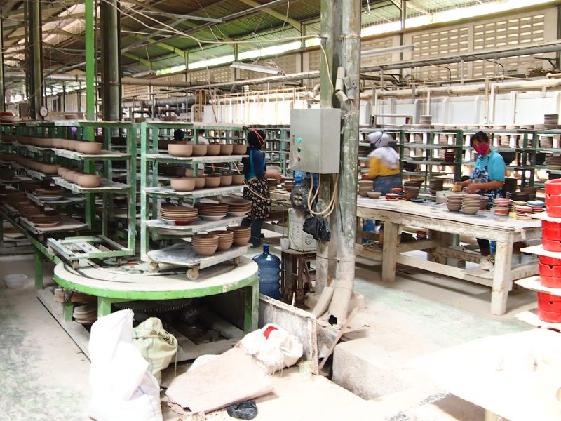 PT Cahaya Anugrah Jaya: Mitra Terpercaya Penyedia Keramik Berkualitas untuk Proyek Anda.